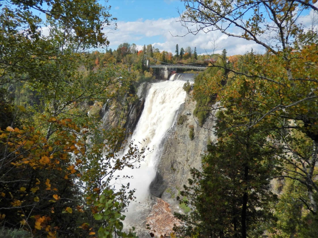 how to get to montmorency falls from quebec city